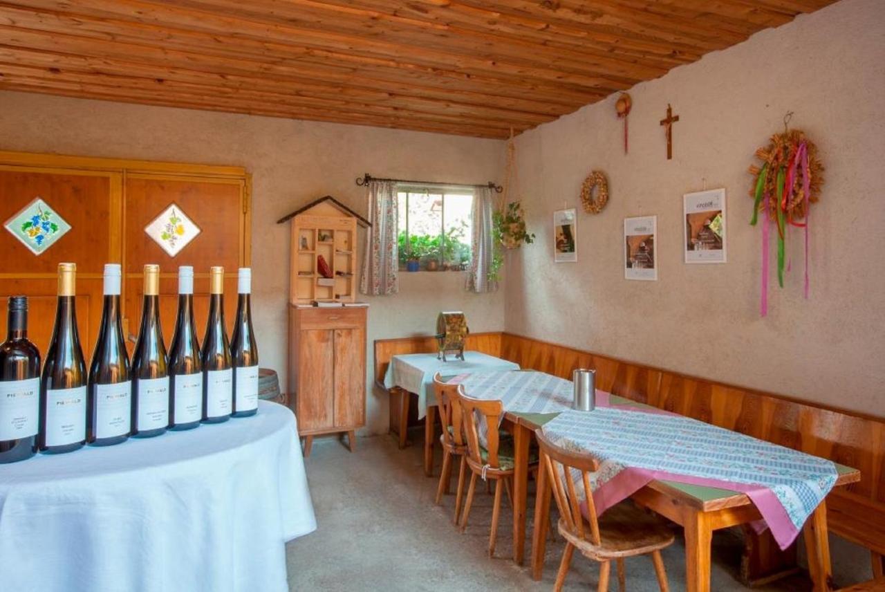 Weingut Piewald Apartamento Gut am Steg Exterior foto